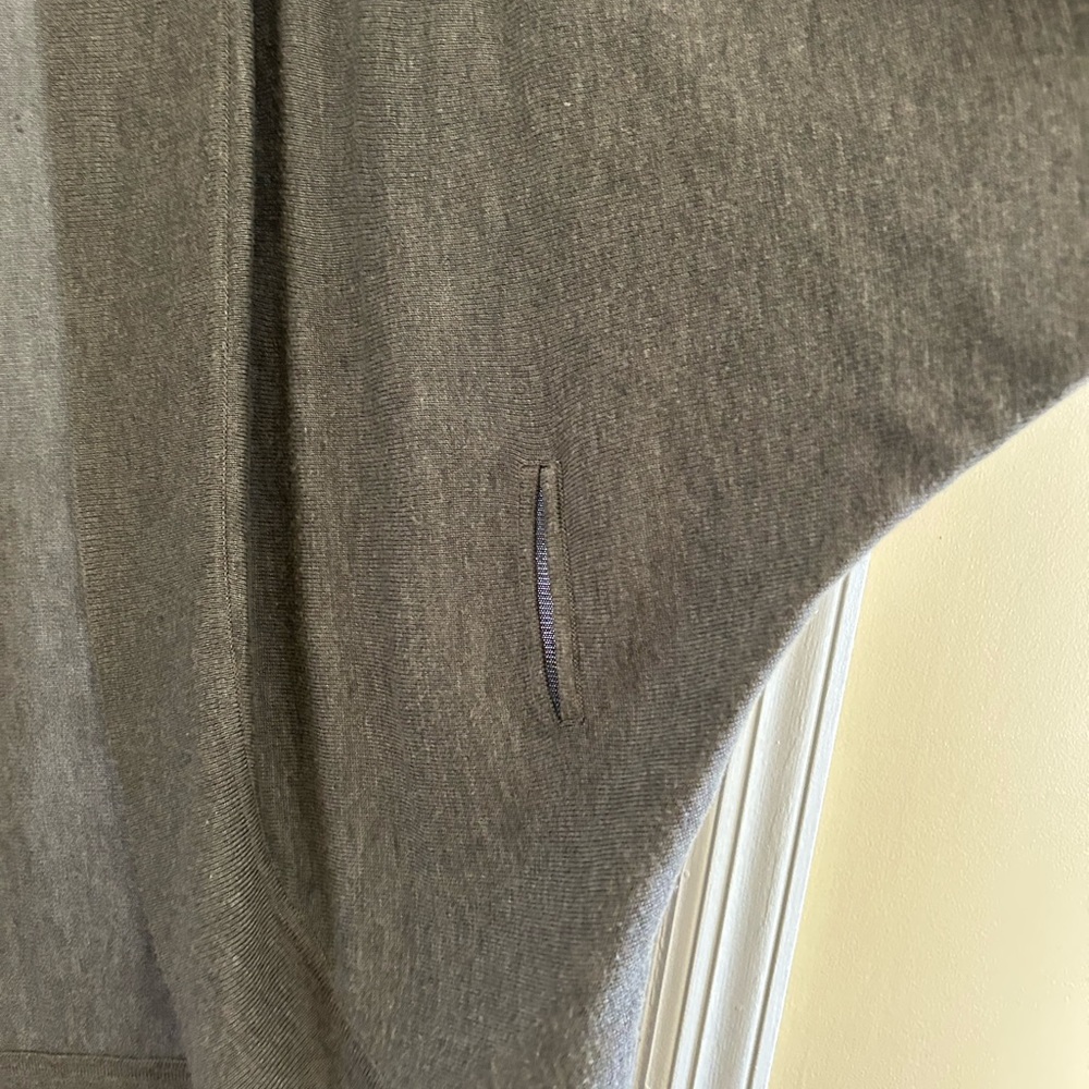 New York & Company gray cardigan/cape; 100% Acrylic; Size XL; new without tags - Picture 3 of 4